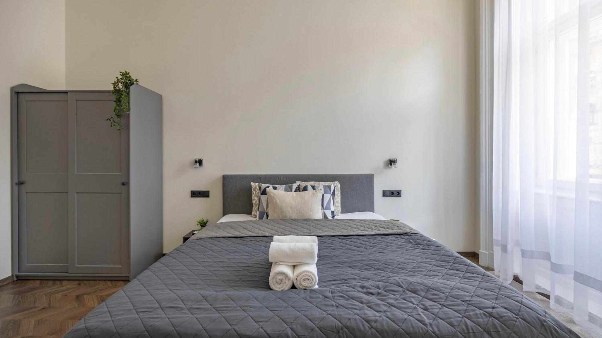 Apartment Exclusive & Grand Astoria In The Heart Of Budapest